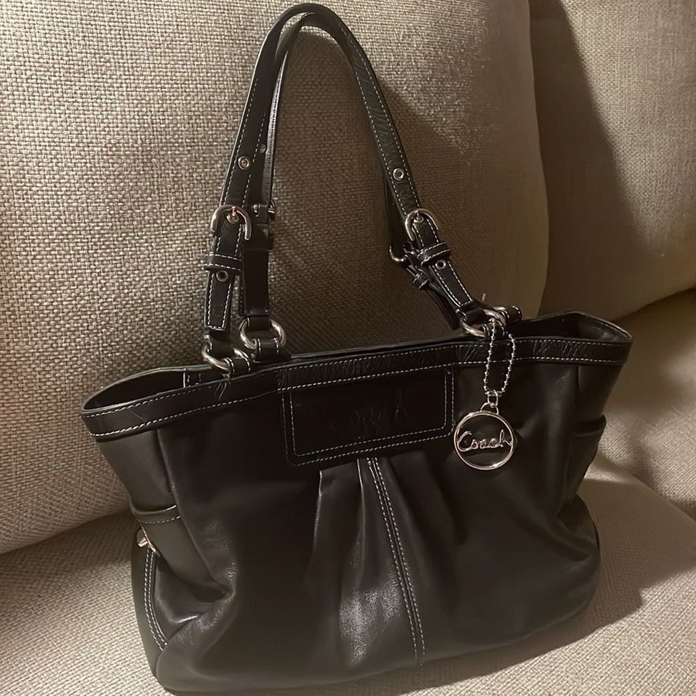 Coach purse medium size